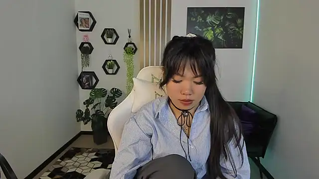 Snapshot of LunaPurrr chatting on September 2025 11:12:01 PM LunaPurrr online show from September 2025 11:12:01 PM