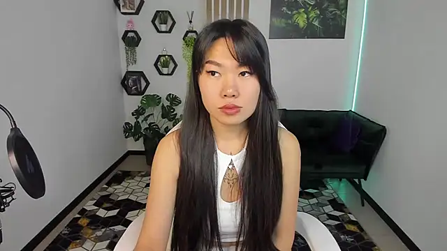 Snapshot of LunaPurrr chatting on October 2025 11:14:02 PM LunaPurrr online show from October 2025 11:14:02 PM