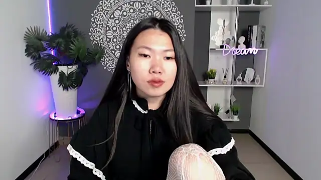 Snapshot of LunaPurrr chatting on September 2025 12:13:02 AM LunaPurrr online show from September 2025 12:13:02 AM