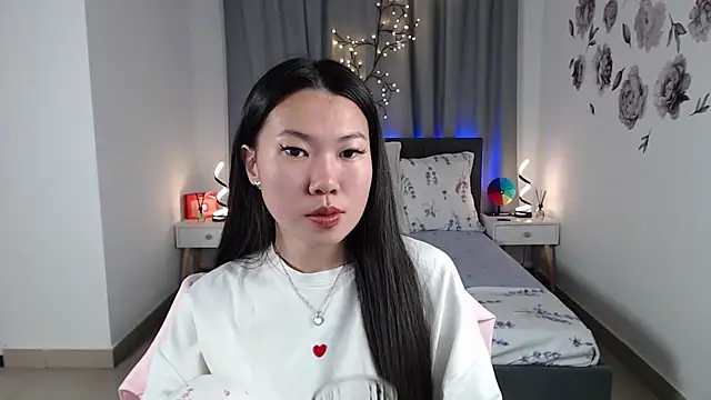 Snapshot of LunaPurrr chatting on September 2025 01:22:02 PM LunaPurrr online show from September 2025 01:22:02 PM