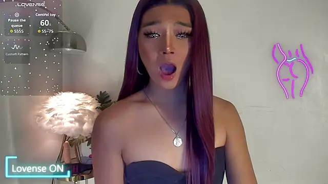 Snapshot of TrinityFucksYou chatting on October 2025 03:53:01 PM TrinityFucksYou online show from October 2025 03:53:01 PM