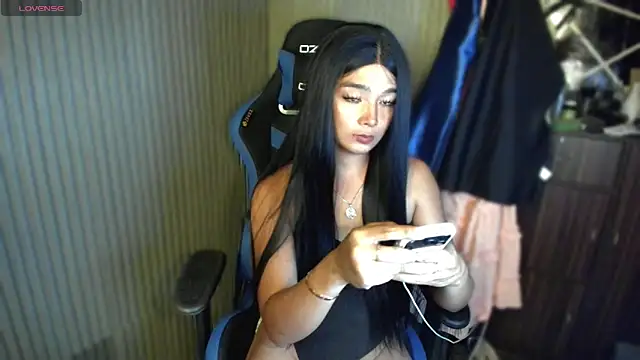 Snapshot of TrinityFucksYou chatting on June 2026 02:25:02 PM TrinityFucksYou online show from June 2026 02:25:02 PM