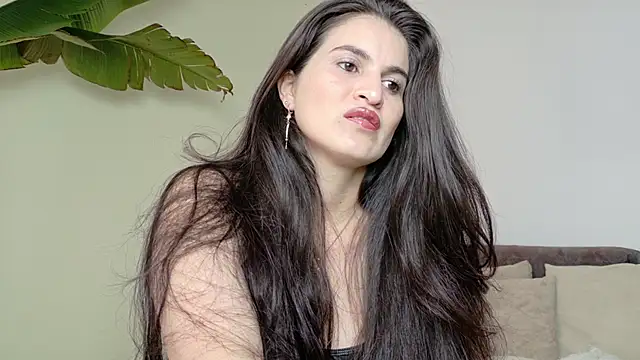 Snapshot of lizdevine chatting on November 2025 03:06:01 PM lizdevine online show from November 2025 03:06:01 PM