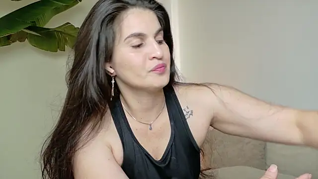 Snapshot of lizdevine chatting on October 2025 04:03:01 PM lizdevine online show from October 2025 04:03:01 PM