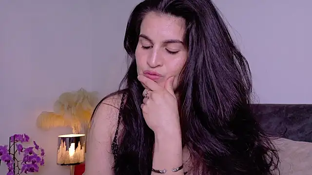 Snapshot of lizdevine chatting on September 2025 04:17:01 PM lizdevine online show from September 2025 04:17:01 PM