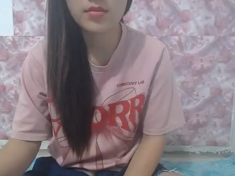 Snapshot of Linda-24 chatting on October 2025 02:03:02 PM Linda-24 online show from October 2025 02:03:02 PM