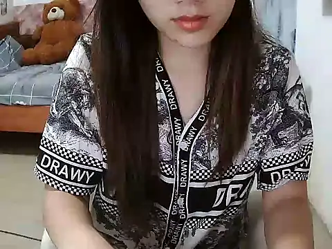 Linda-24 online show from October 2025 05:09:02 PM