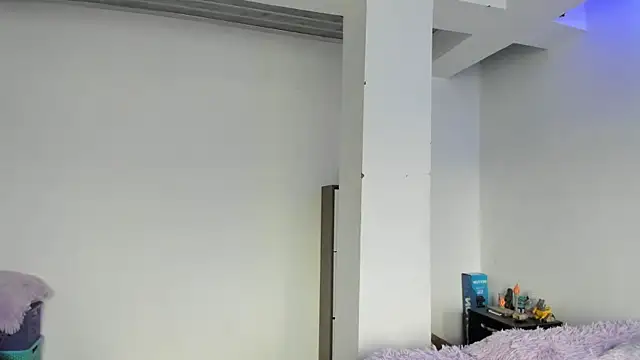 MiaVillalobos online show from November 2025 08:12:01 PM