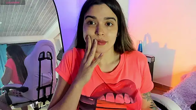 MiaVillalobos online show from May 2026 08:30:02 AM