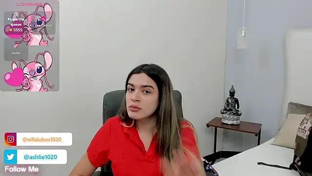 Snapshot of MiaVillalobos chatting on October 2025 12:07:01 PM MiaVillalobos online show from October 2025 12:07:01 PM