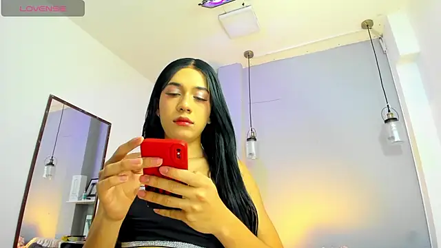 Snapshot of KristallSwan chatting on February 2026 01:21:01 PM KristallSwan online show from February 2026 01:21:01 PM