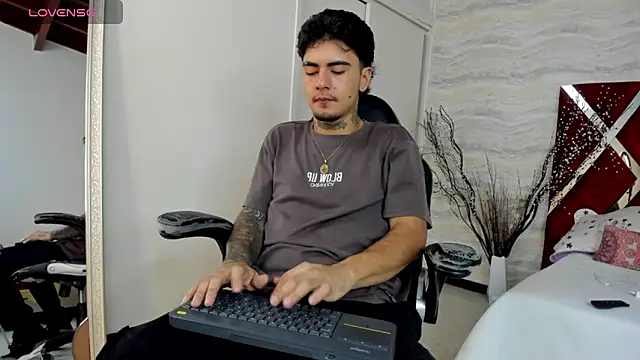 JamesDeker online show from October 2025 08:28:02 PM