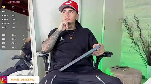 JamesDeker online show from September 2025 07:57:01 PM