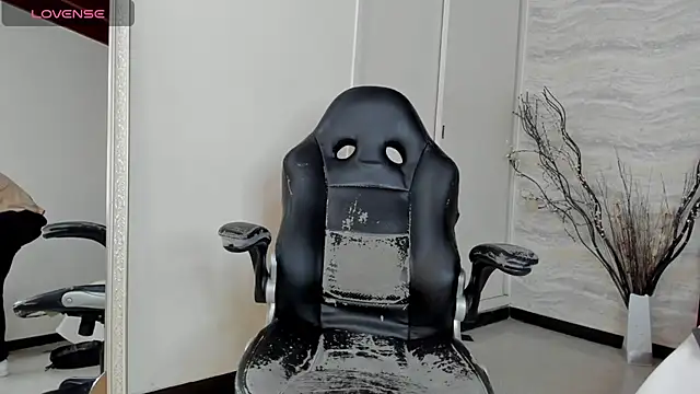 JamesDeker online show from October 2025 04:00:01 AM