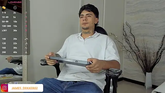 JamesDeker online show from October 2025 08:19:02 PM