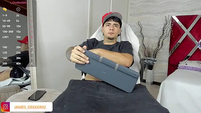 JamesDeker online show from September 2025 08:14:01 PM