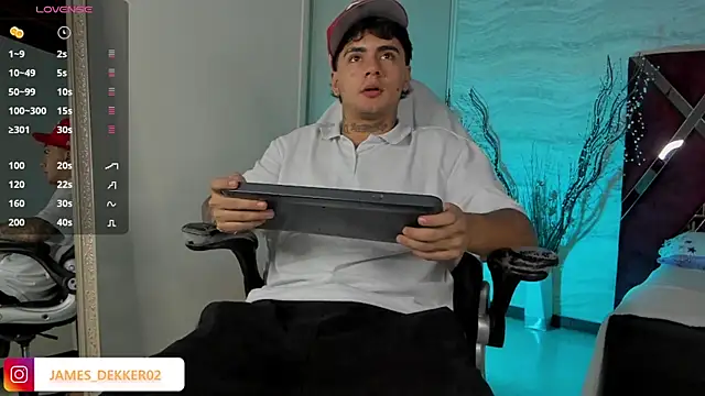 JamesDeker online show from October 2025 08:20:01 PM