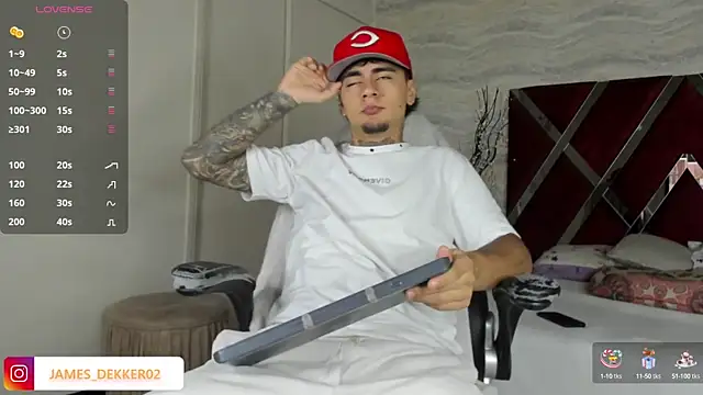 JamesDeker online show from September 2025 08:48:01 PM