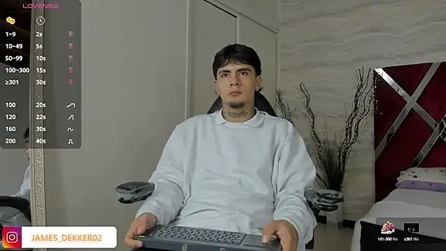 JamesDeker online show from September 2025 07:53:01 PM