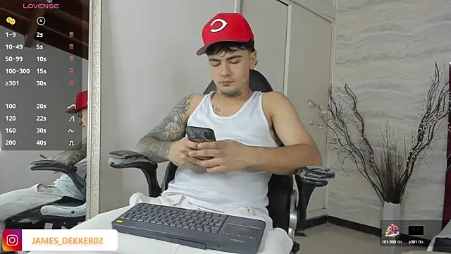 JamesDeker online show from October 2025 08:10:01 PM