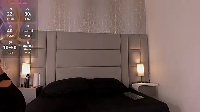 Snapshot of Mia-Medina chatting on November 2025 07:57:01 PM Mia-Medina online show from November 2025 07:57:01 PM