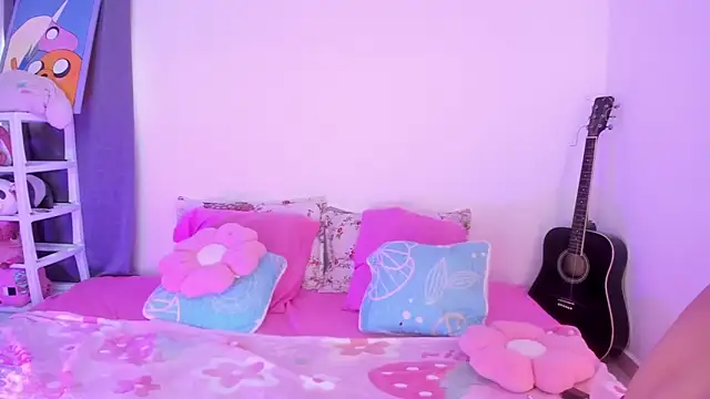 EmyGomezz online show from September 2025 06:43:02 PM