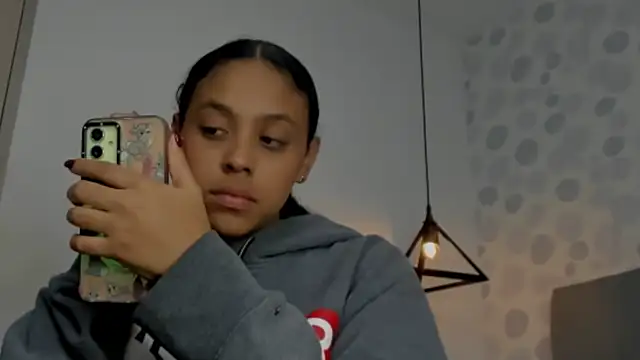 Snapshot of sophiasweet__1 chatting on December 2025 02:01:02 PM sophiasweet 1 online show from December 2025 02:01:02 PM