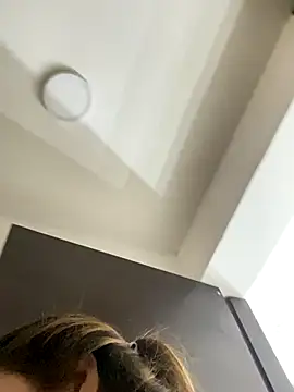 Velveet x online show from December 2025 06:53:01 PM