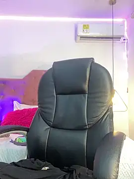 Velveet x online show from December 2025 11:38:02 AM