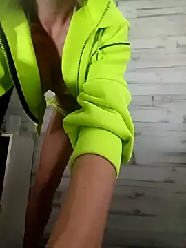 HotWife VR online show from April 2026 07:50:01 PM