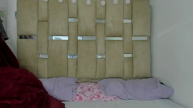 Snapshot of JulianaCarter chatting on December 2025 07:40:01 PM JulianaCarter online show from December 2025 07:40:01 PM