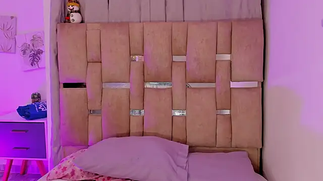 JulianaCarter online show from December 2025 08:14:01 PM