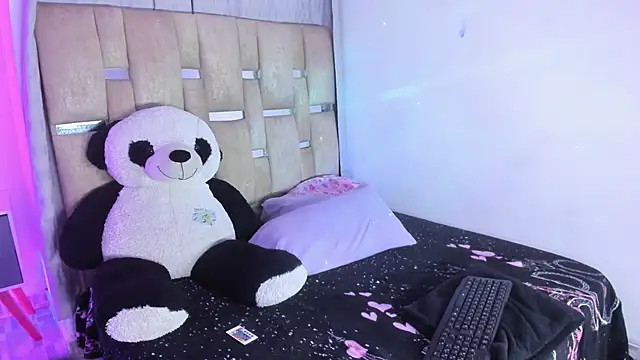 JulianaCarter online show from November 2025 08:20:01 PM