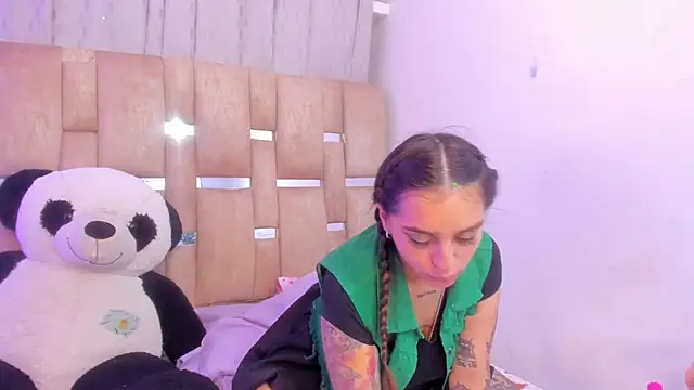 JulianaCarter online show from November 2025 04:18:01 PM