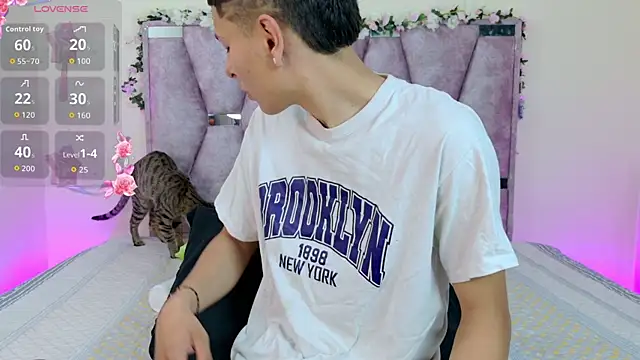 lana and liam  online show from November 2025 10:42:02 AM