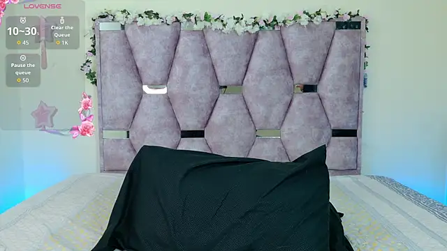 lana and liam  online show from November 2025 10:47:02 AM