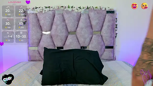 lana and liam  online show from February 2026 10:15:02 AM