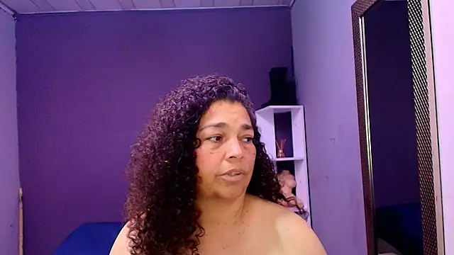 NinaBlazee online show from October 2025 06:08:01 PM