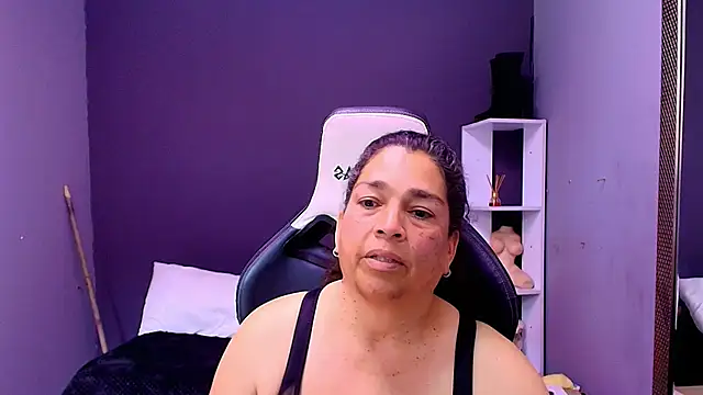 NinaBlazee online show from October 2025 07:29:01 PM