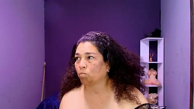NinaBlazee online show from October 2025 07:14:02 PM