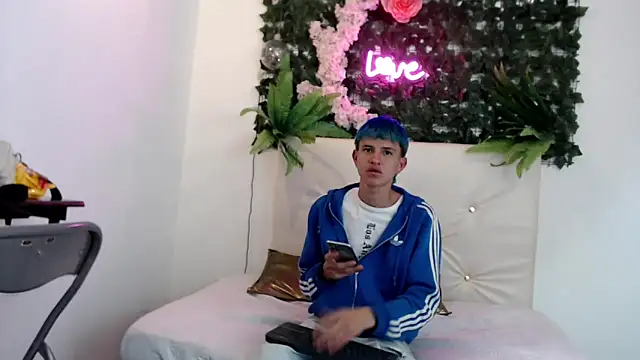 Snapshot of iam_lukas__ chatting on September 2025 02:06:02 AM iam lukas online show from September 2025 02:06:02 AM