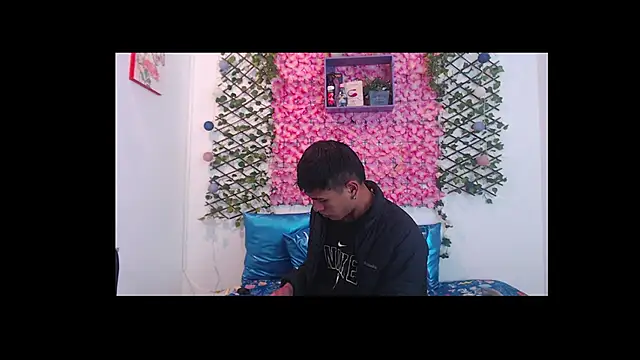 Snapshot of iam_lukas__ chatting on September 2025 12:54:01 PM iam lukas online show from September 2025 12:54:01 PM