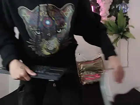 Snapshot of iam_lukas__ chatting on October 2025 04:03:01 AM iam lukas online show from October 2025 04:03:01 AM