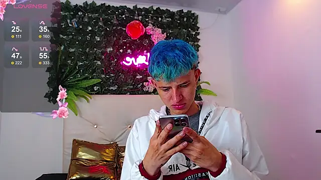 Snapshot of iam_lukas__ chatting on October 2025 03:51:02 AM iam lukas online show from October 2025 03:51:02 AM