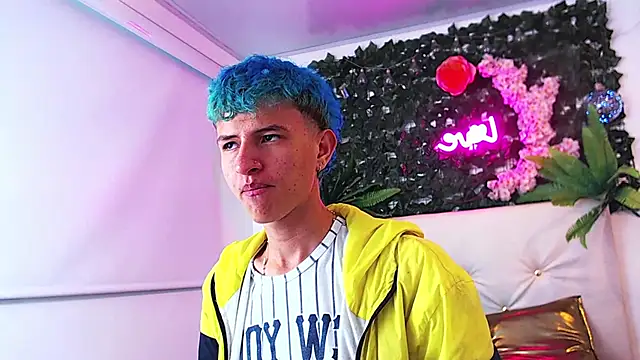 Snapshot of iam_lukas__ chatting on October 2025 03:18:02 AM iam lukas online show from October 2025 03:18:02 AM