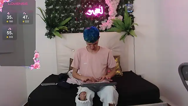 Snapshot of iam_lukas__ chatting on October 2025 01:53:02 AM iam lukas online show from October 2025 01:53:02 AM