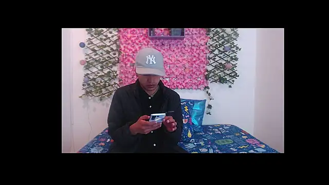 Snapshot of iam_lukas__ chatting on September 2025 11:46:02 AM iam lukas online show from September 2025 11:46:02 AM