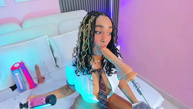 Clawdeen  wolf online show from June 2026 07:58:01 PM