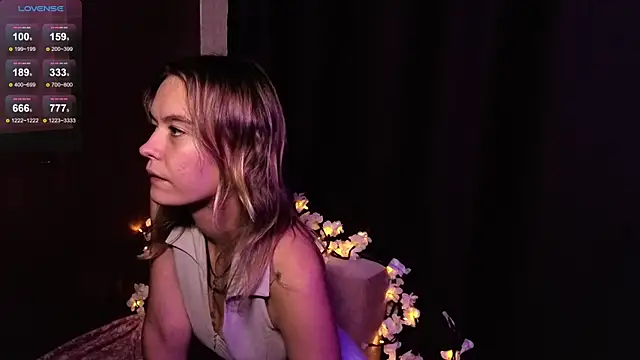 Snapshot of DemonaCast chatting on October 2025 05:54:01 PM DemonaCast online show from October 2025 05:54:01 PM