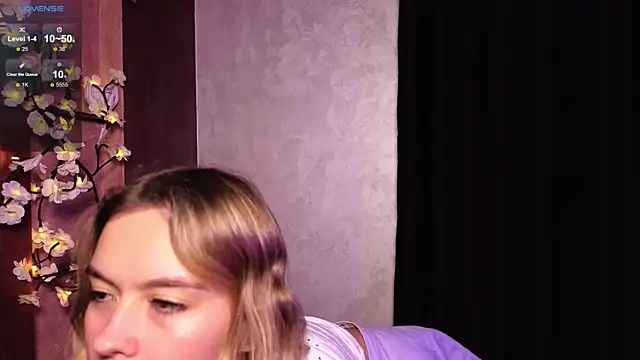 Snapshot of DemonaCast chatting on September 2025 02:01:01 PM DemonaCast online show from September 2025 02:01:01 PM